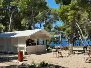 bar-south-beach-kroatien-spicy-island