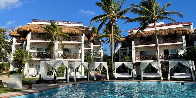 Desire Pearl Pool Bungalows