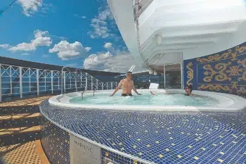jacuzzi-erotravel-desire-rom-barcelona-kreuzfahrt