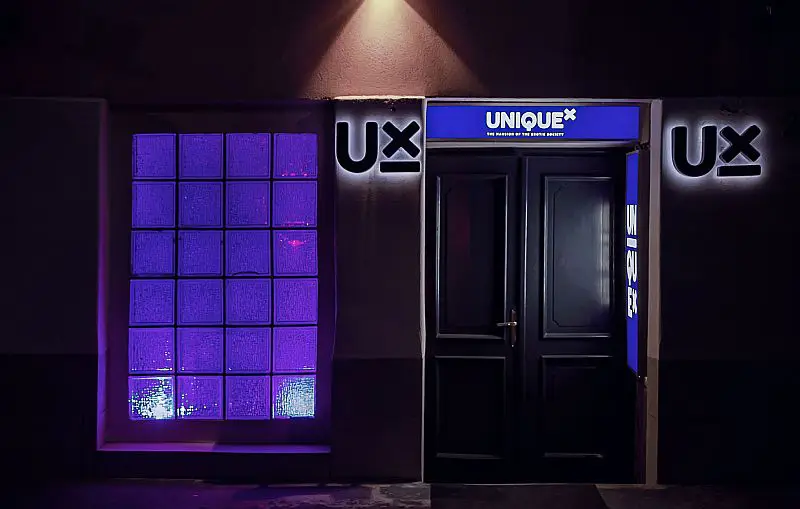 UniqueX EIngang WIllkommen Erotravel